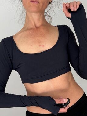lululemon athletica Black Long Sleeve Scoop Crop Top